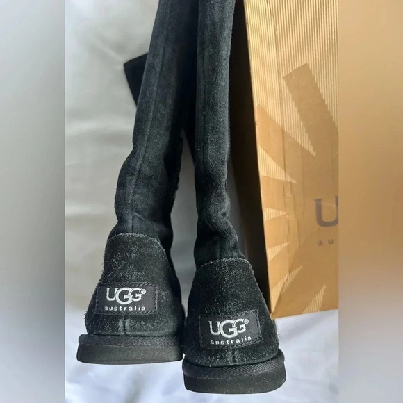 Women’s Ugg Lo Pro Button black Suede boots. Size 8 - Picture 7 of 7